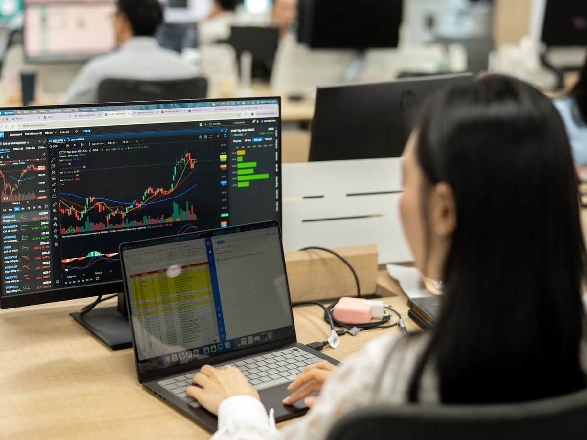 How a Deeper Stock Market Can Ease Vietnam’s Interest‑Rate Pressure