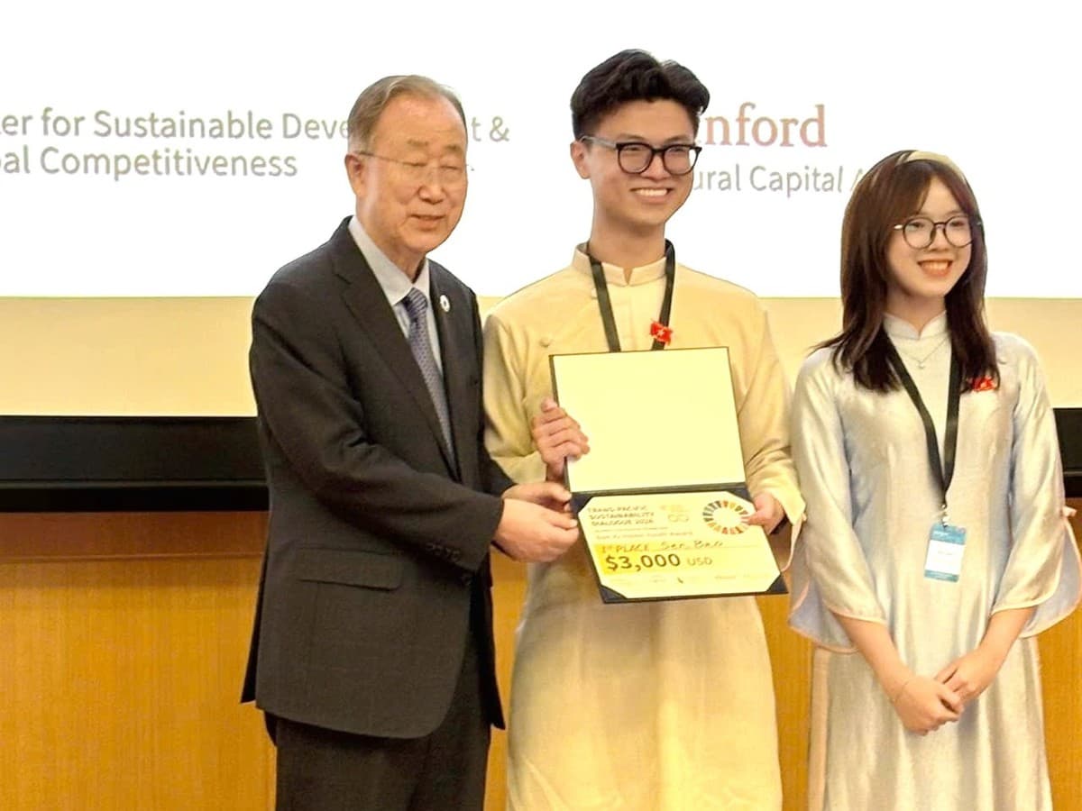 Vietnamese Students Turn Lotus Waste into Smart, Eco‑Friendly Food Wrap