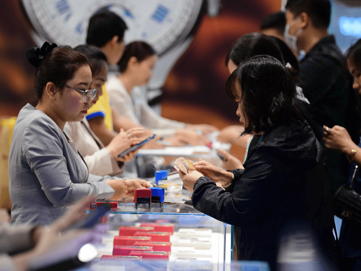 What Vietnam Can Learn from Experts About Reaching a High‑Income Future