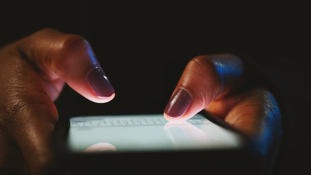 AdultFriendFinder vs Snapchat: Which is Better for Sexting?