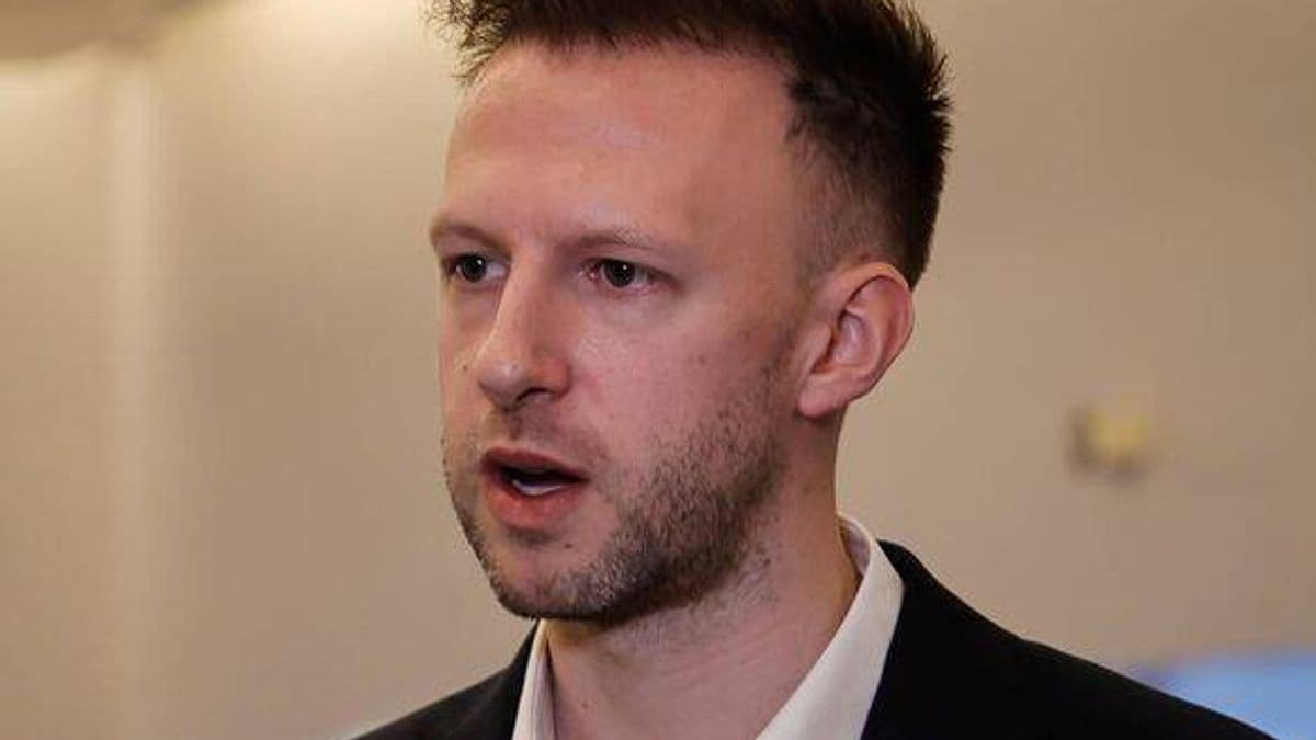 Snooker Star Judd Trump Returns to the UK Amid Uncertainty