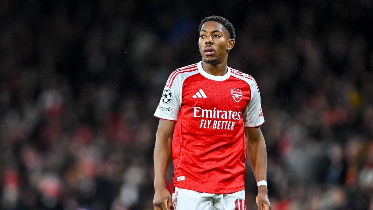 Manchester United Eyes Arsenal's Young Talent for Summer Transfer