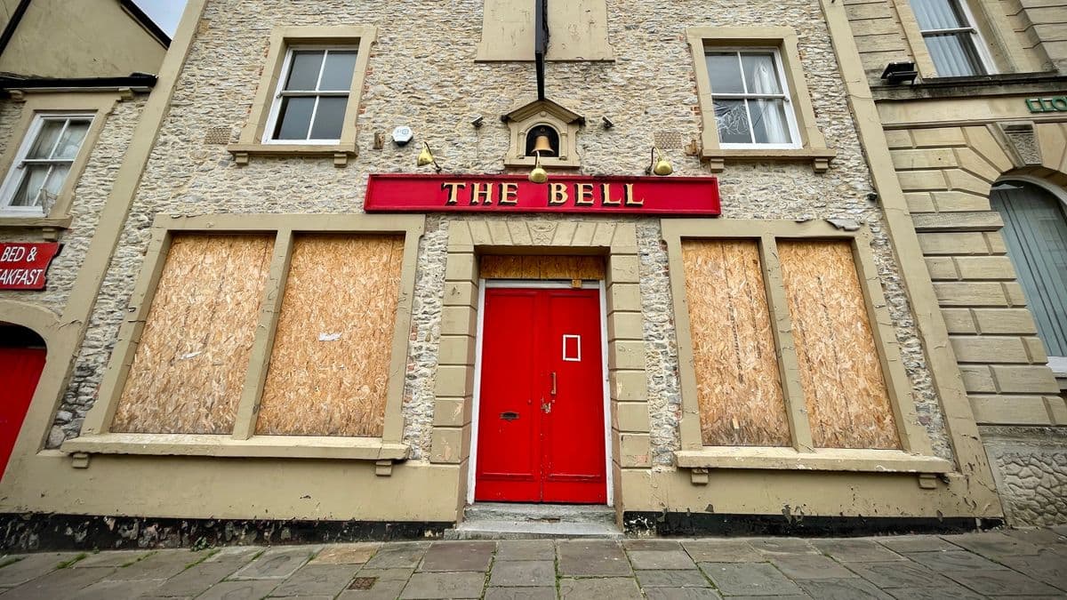 New Money to Help Save Pubs in Britain