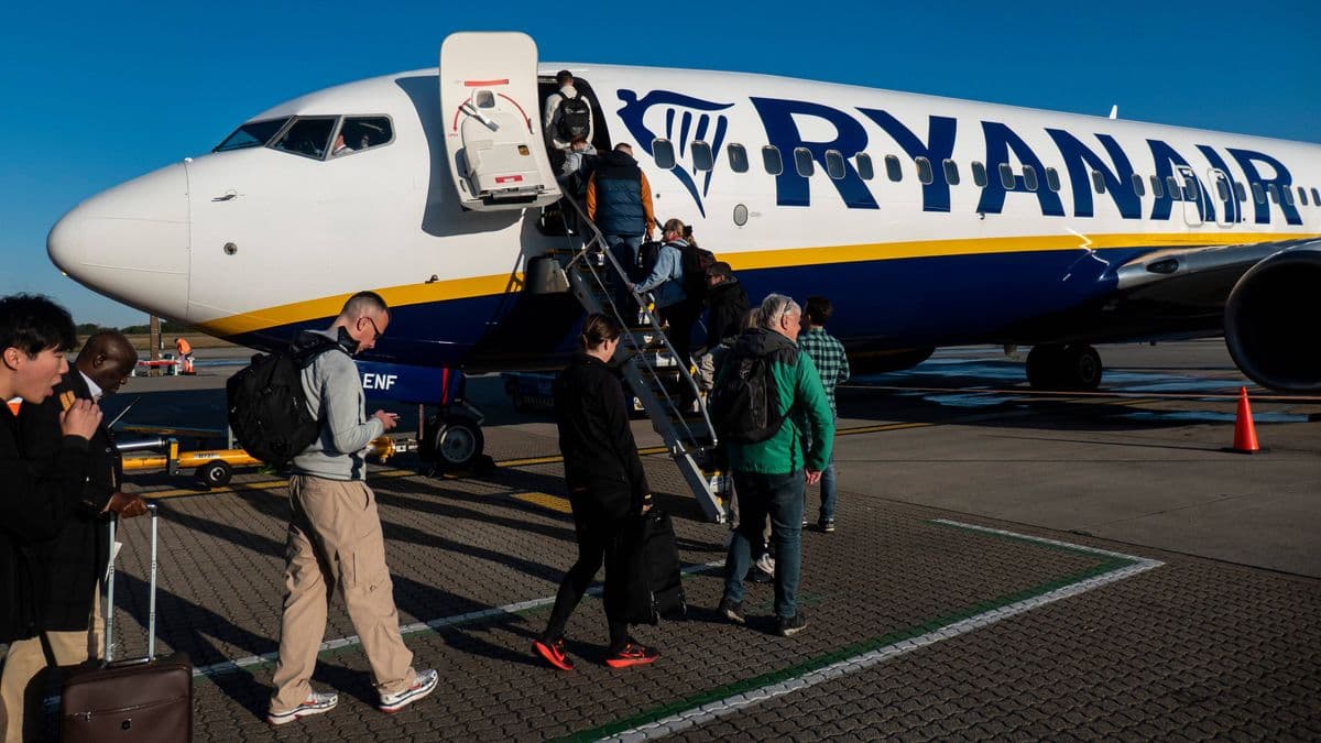 Ryanair tells all plane passengers to stop packing 1 item in suitcases