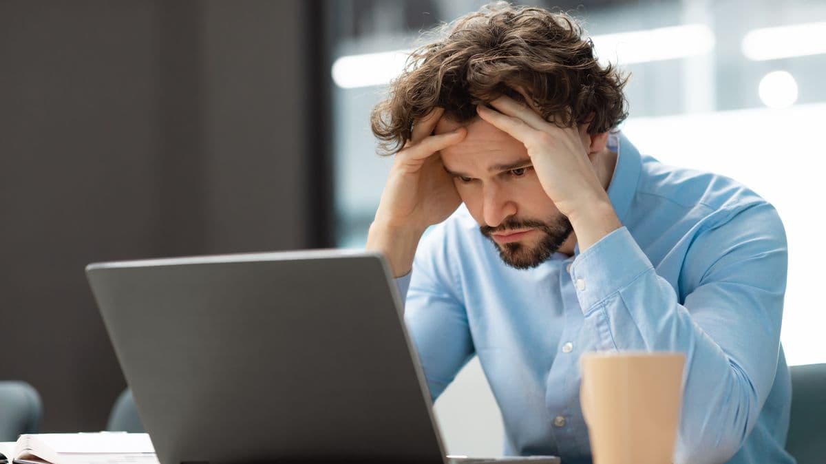 DVLA warns 20,000 UK drivers targeted as it says 'never' do this online