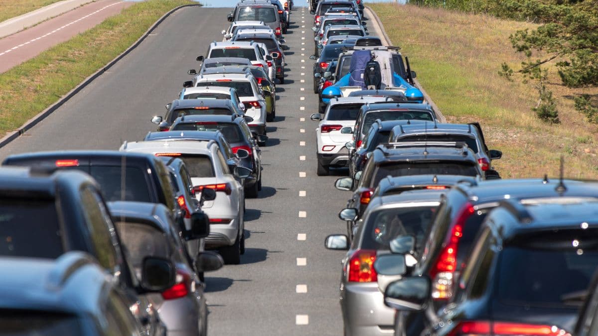 Baffling reason you get stuck in traffic even with no accidents or road closures