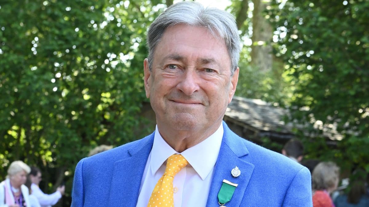 Alan Titchmarsh names three flowers he's avoiding in new garden after huge move