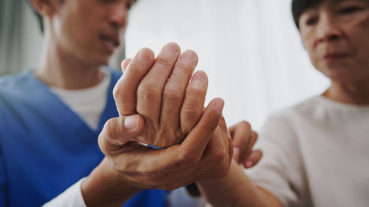 Fingernail Symptoms Could Be Early Indicators of Heart Failure or Liver Disease