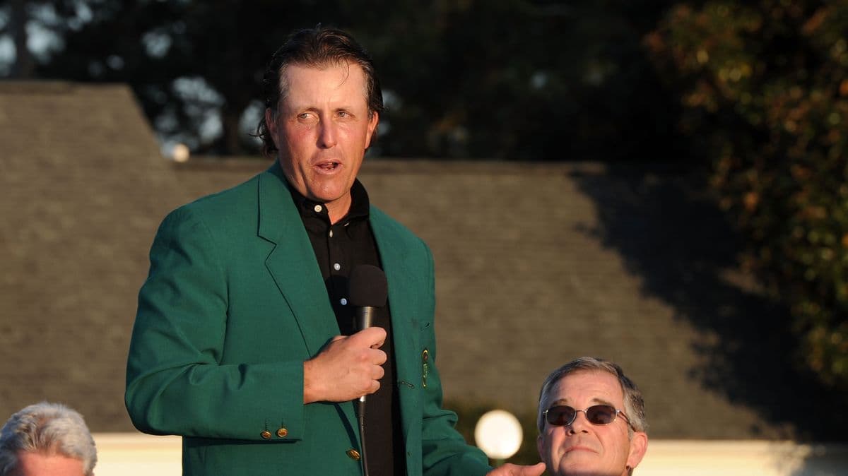 Golf Champion Told to Be Quiet at Dinner