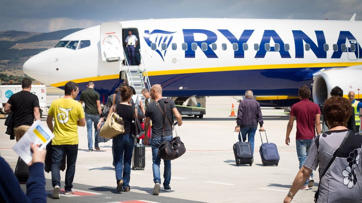 Ryanair Criticizes Passengers for Wearing a Common Item