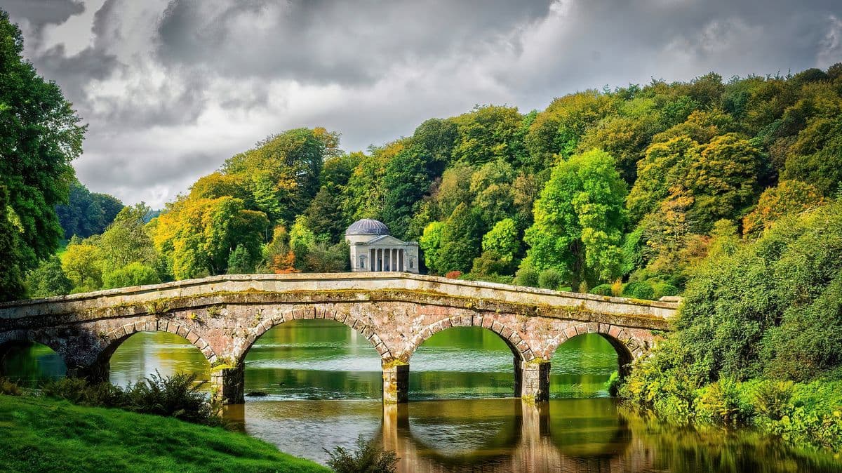 3 UK Tourist Destinations to Avoid and Where to Go Instead