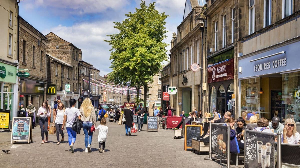 High Street Stores Closing in April 2026