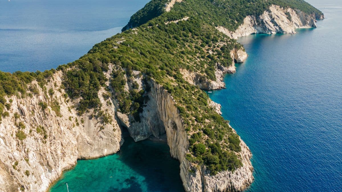 A Quiet European Island with Charming Fishing Villages