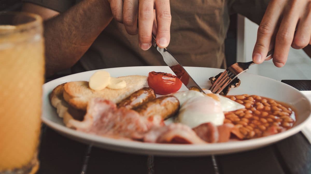 A Man Tries a Full English Breakfast in America