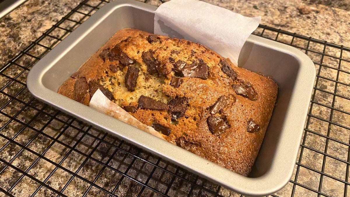 I made banana bread in the oven and air fryer – one was softer and tastier