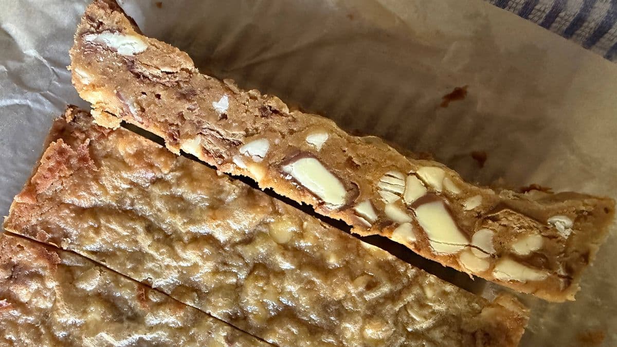 I Make Perfect Blondies Every Time by Doing 1 Simple Step