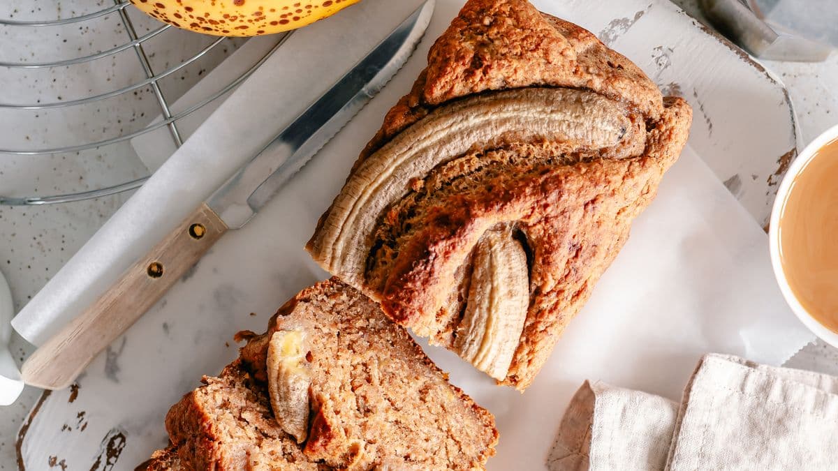 Delicious Banana Bread with a Surprise Ingredient