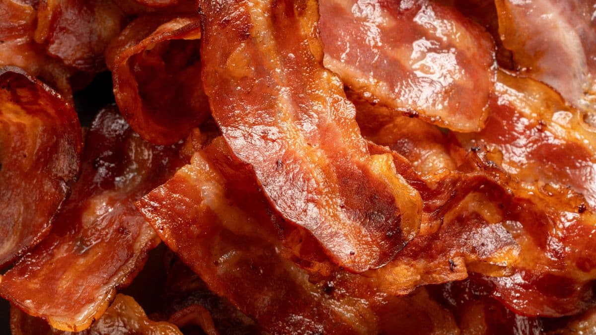 I tried 3 ways to cook crispy bacon - one method was mess-free and crunchiest