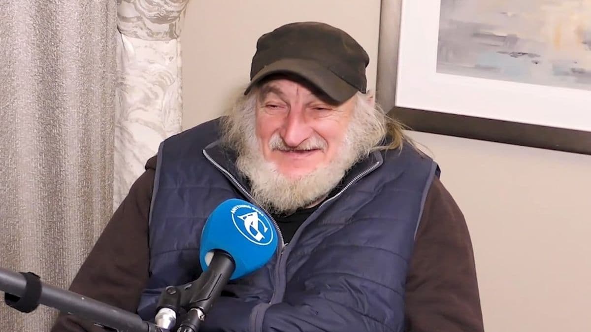 Meet Radioman, a Man Who Has Met Many Hollywood Stars