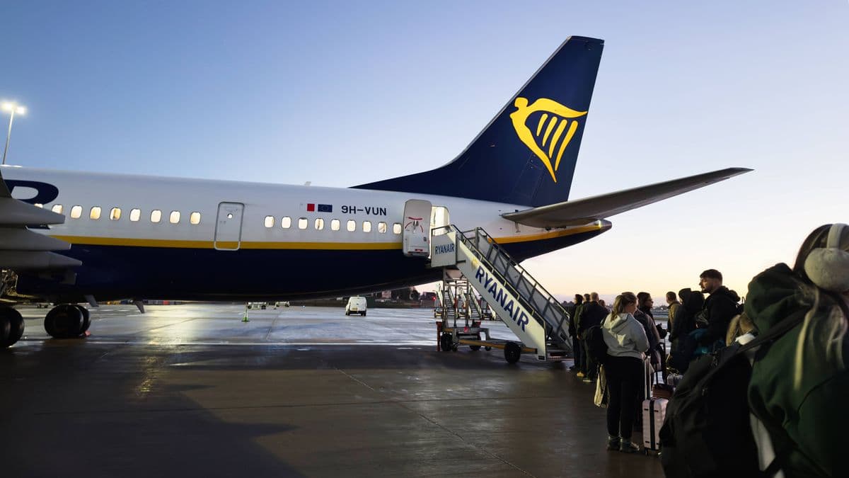 Ryanair Warns Passengers About Small Bag Policy