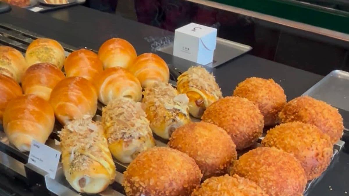 I visited a popular bakery and it was amazing