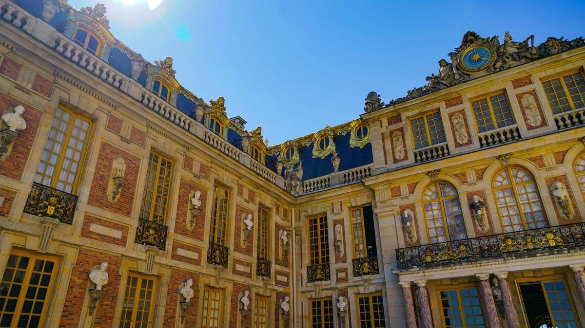 Tourists Criticize Europe's Most Overrated Attraction