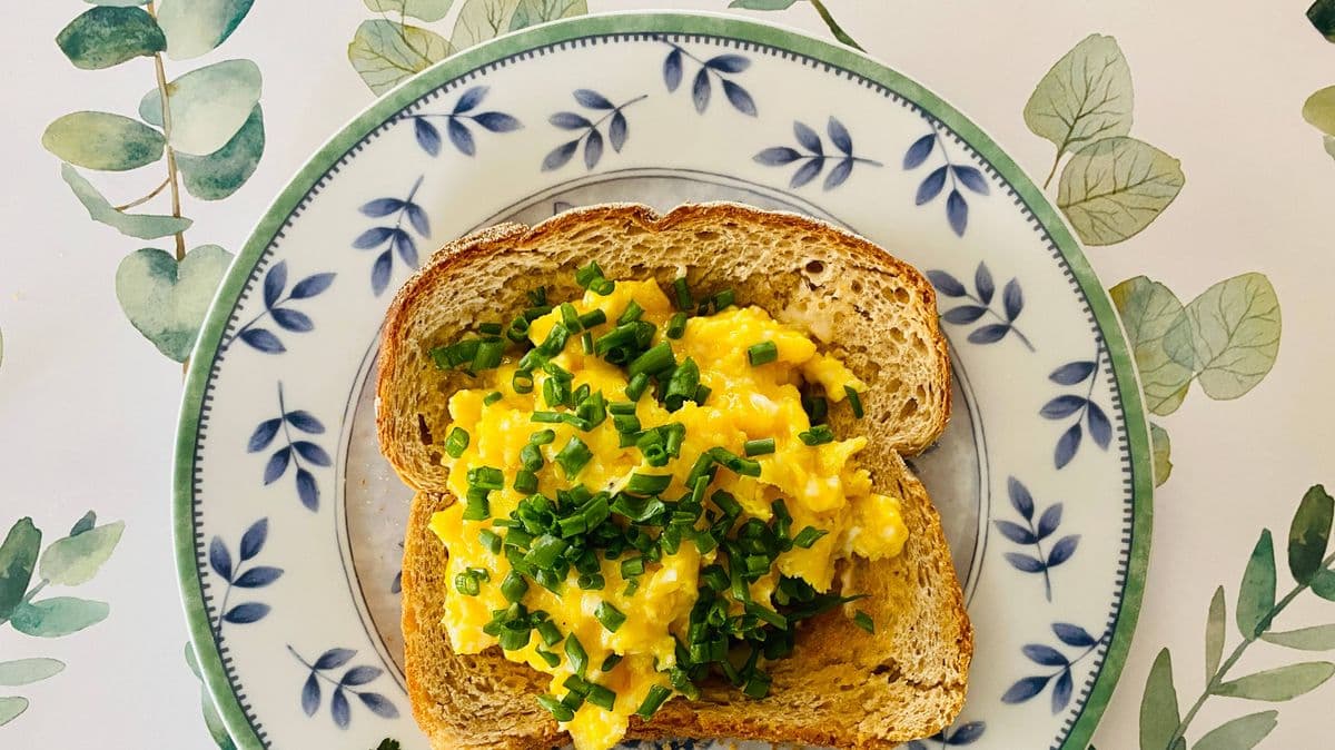Make Delicious Scrambled Eggs with 3 Extra Ingredients