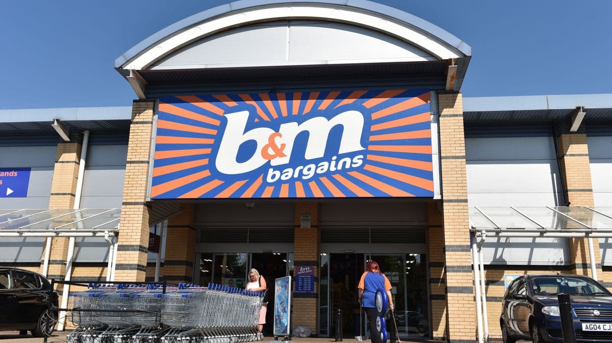 B&M Cuts Price of Garden Lantern to £3.50