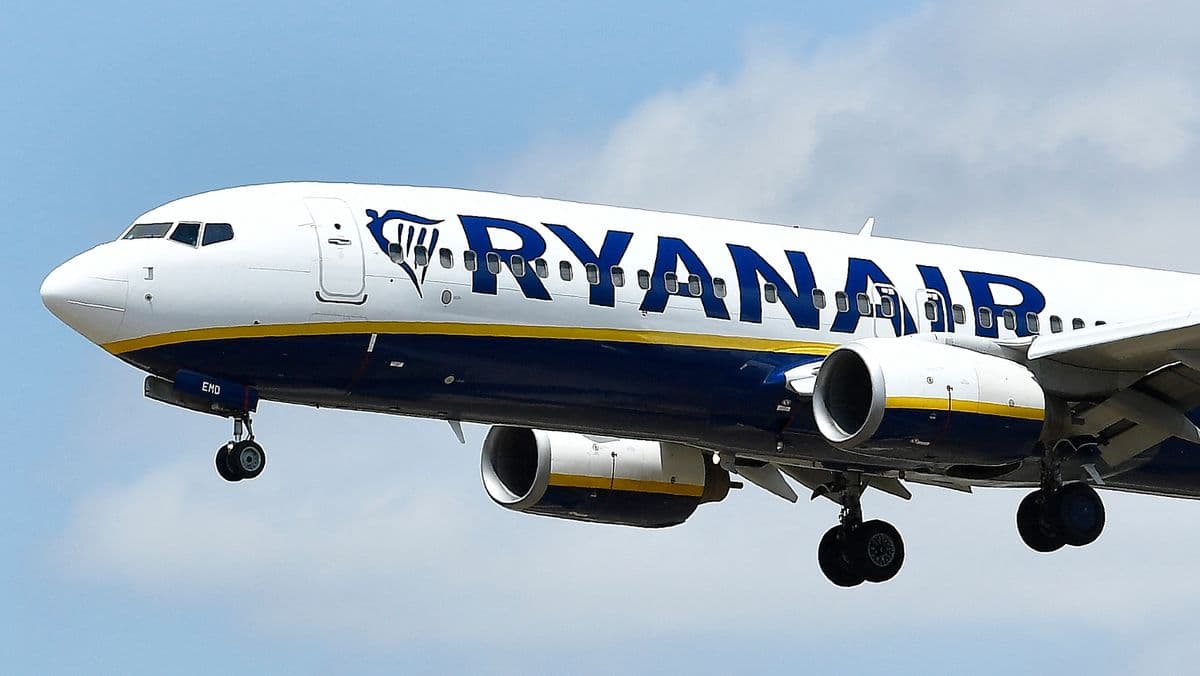 Ryanair Passenger Warns Others After Being Told She Might Not Get a Seat