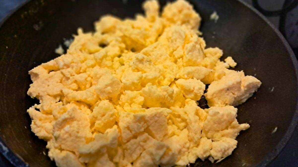 Make Scrambled Eggs Creamier with Sour Cream