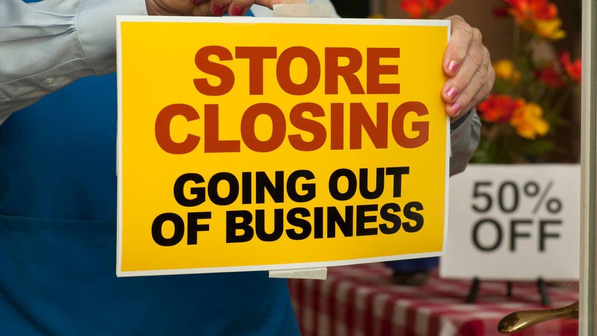 Many Stores and Bank Branches Are Closing