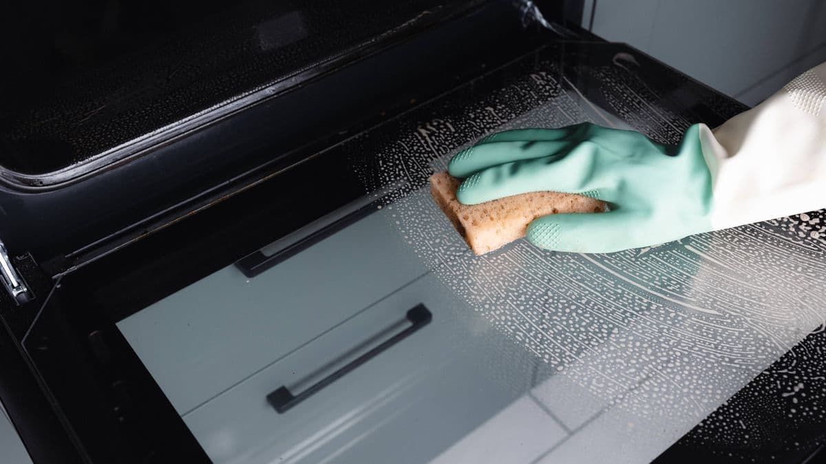 A Better Way to Clean Greasy Oven Doors