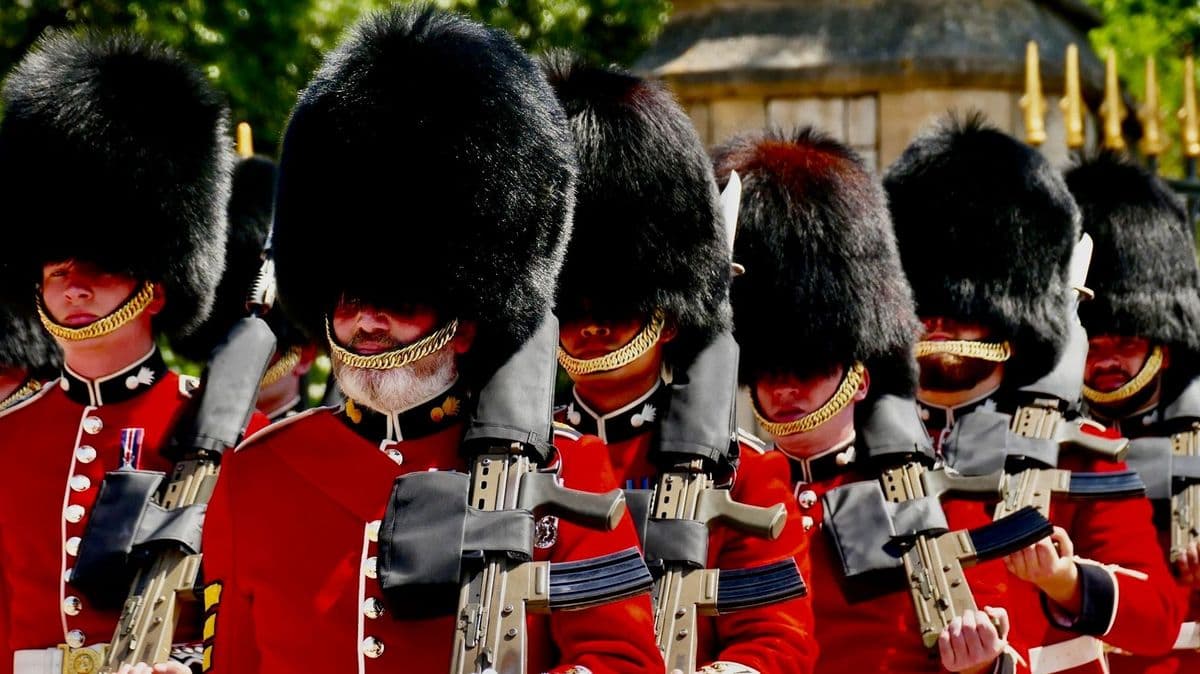 Changing of the Guard stopped at Buckingham Palace due to hot weather