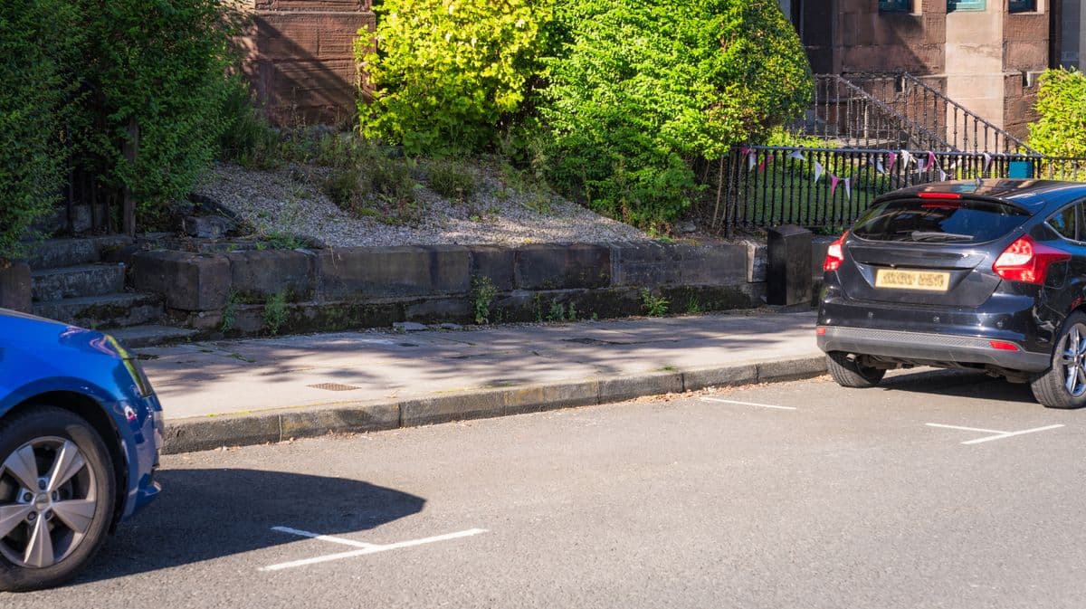 Neighbour Uses Cones to Save Parking Spot