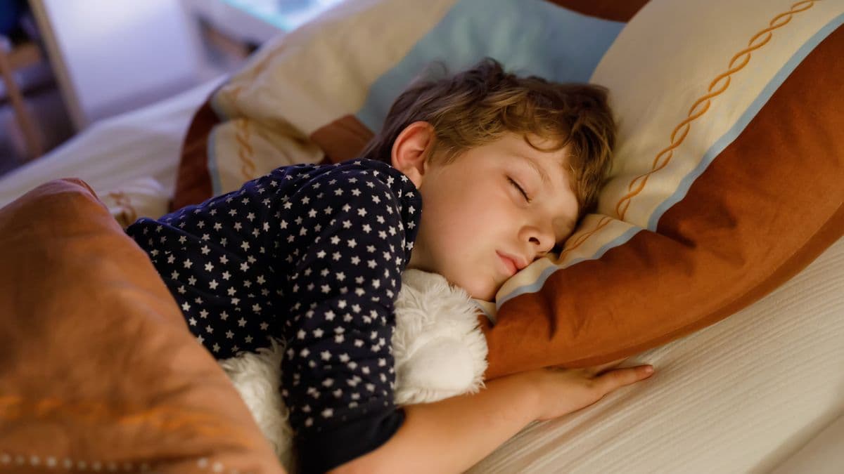 Help Kids Sleep in Hot Weather with a £1.50 Trick