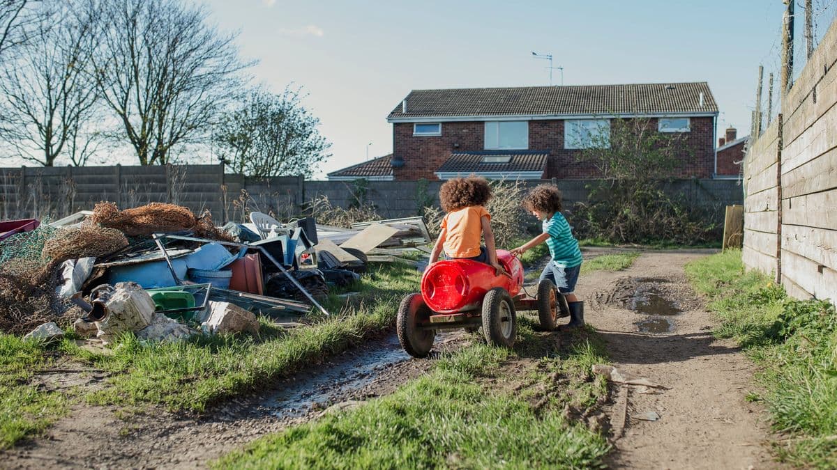 Your rights in the UK if your neighbour's garden is messy