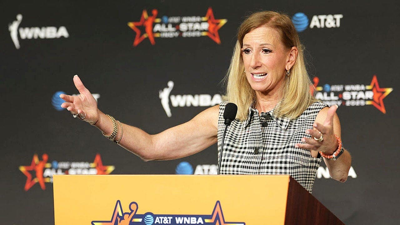 Leadership Lessons from Cathy Engelbert’s Turbulent Tenure