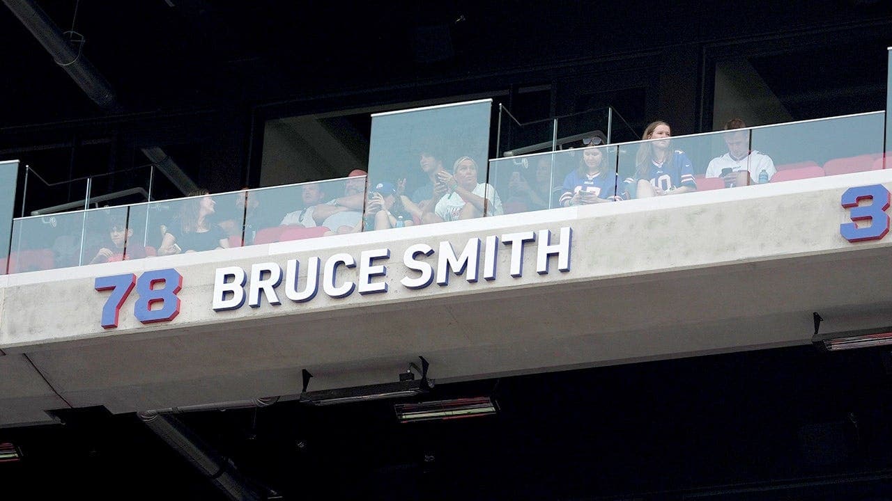 Buffalo Bills Fans Have Trouble Seeing the Game at New Stadium