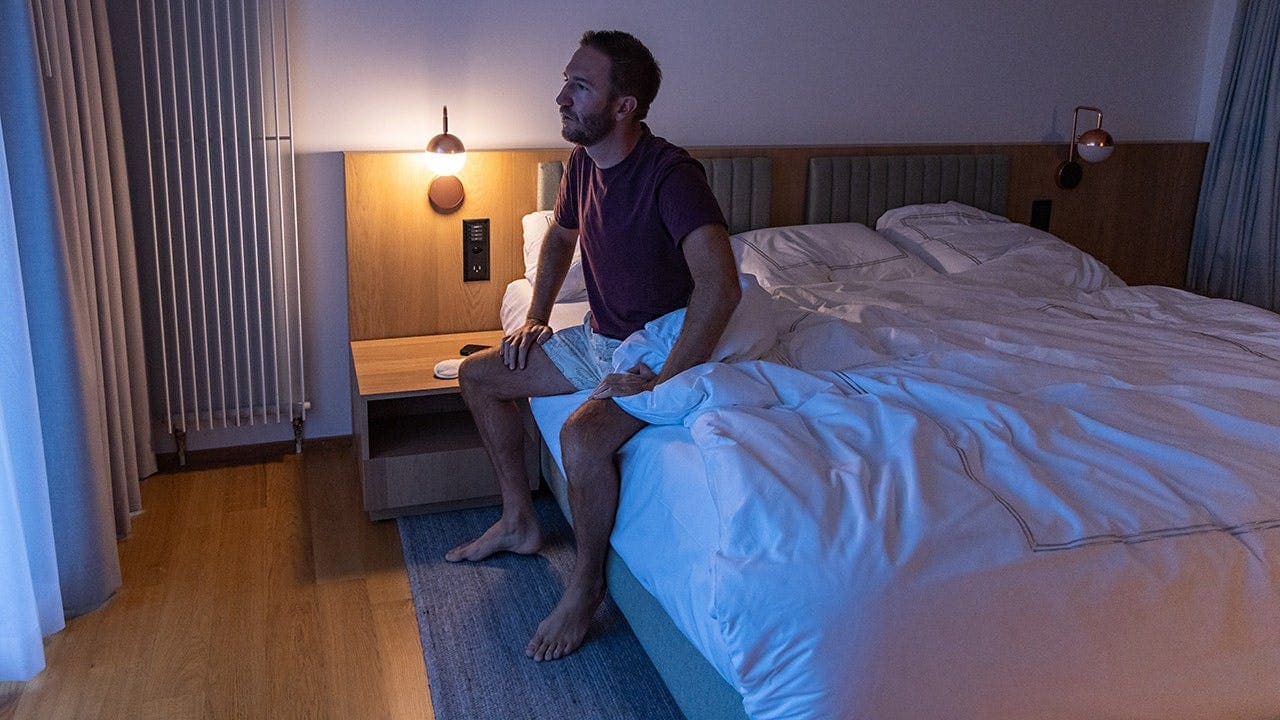 Frequent Nighttime Bathroom Trips Can Disrupt Sleep and Raise Fall Risk – What It Means for You